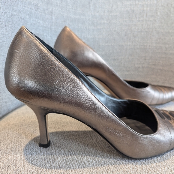 Silver Roberto Capucci Heels with Pointed Toe  Size 10B - Picture 3 of 9